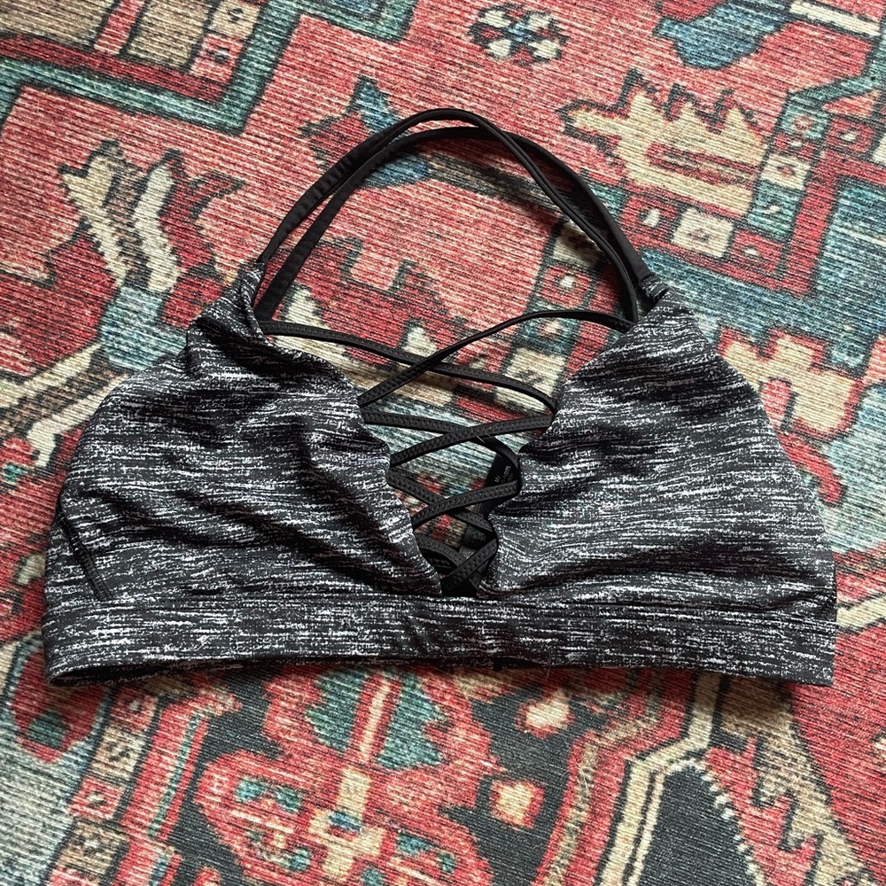 Victoria Sport Victoria’s Secret Heather Gray Criss Cross Strappy Sports Bra